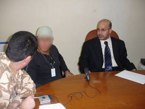 Suspectați că sunt spioni, translatorii irakieni sunt vânduți pentru 50 $