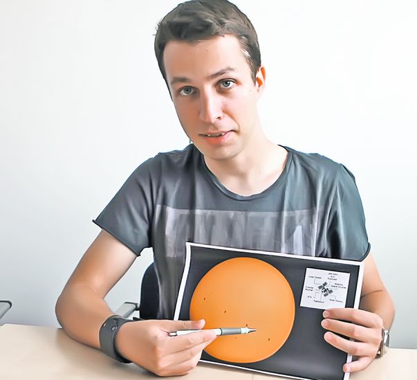 Tânărul fizician ne-a arătat traseul navetei Atlantis prin dreptul Soarelui