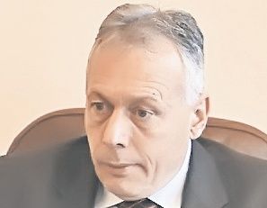 Laszlo Borbely a fost dat în gât de administratorul blocului?