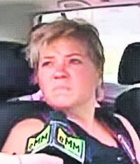 Turiştii străini vin să «admire» zidul care înconjoară blocul de ţigani din Baia Mare