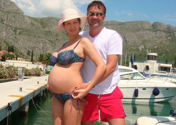 Uite ce costume de baie poartă vedetele autohtone. Care îți place mai mult?