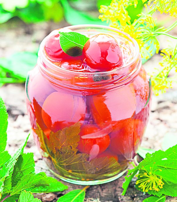 Roșii în saramură