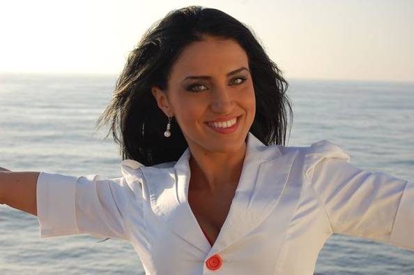 Interviu exclusiv | Adelina Pestriţu: "M-am trezit de multe ori noaptea cu gândul că am lăsat totul pentru bărbatul pe care îl iubeam"