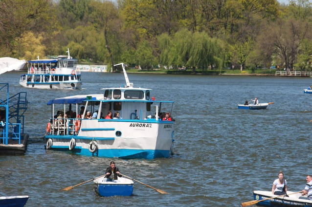 Ieri, lacul Herăstrău a fost plin