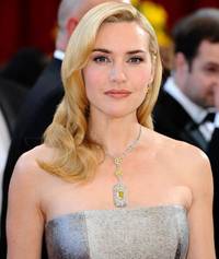 Foto | Cât curaj! Kate Winslet a salvat o femeie dintr-un incendiu