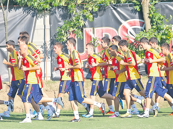 Tricolorii au efectuat primele antrenamente la baza de la Mogoşoaia (Ilfov)