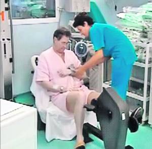 Dinu este monitorizat de o asistentă