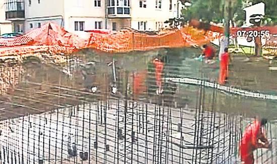 Primarul Mircea Nițu (foto mic) din Vălenii de Munte aruncă 60.000 de euro pentru un WC. Lucrările au demarat deja