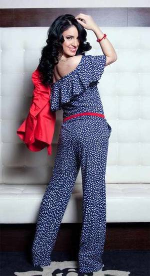 Interviu exclusiv | Adelina Pestriţu: "M-am trezit de multe ori noaptea cu gândul că am lăsat totul pentru bărbatul pe care îl iubeam"