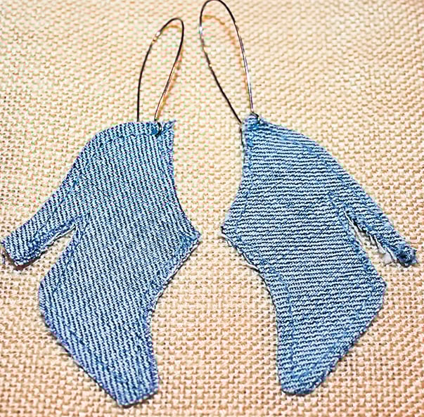 Materialul se decupează pe contur