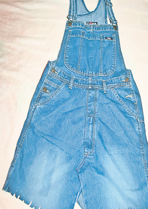 Franjurile îi dau fustei un aer tineresc