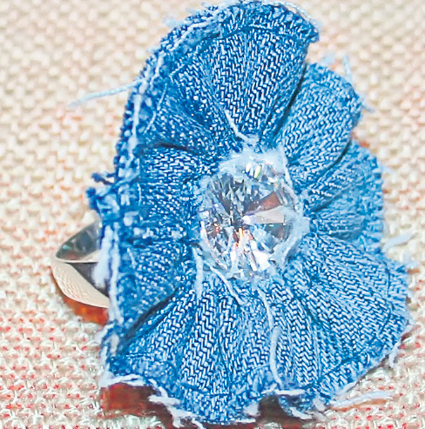 La final, fâșia încrețită arată ca un volănaș