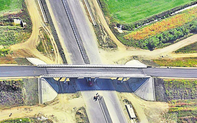 Şi tot mai ziceţi că va fi gata în decembrie? | Libertatea «a vizitat», ieri, din avion, autostrada București - Ploiești