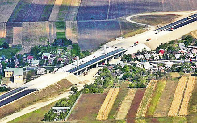 Şi tot mai ziceţi că va fi gata în decembrie? | Libertatea «a vizitat», ieri, din avion, autostrada București - Ploiești