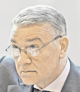 După o dispută în justiţie, Cristina Andra Prunescu l-a făcut pe Vasile Stîngă, selecţionerul naţionalei de handbal masculin a României, să admită că este fata lui