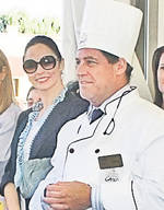 Andreea Marin, pozată ieşind din clinica din Istanbul