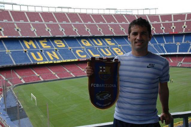 Povestea emoţionantă a lui Cosmin Băcilă, povestită de soţia lui: ”Mă suprinde cu un trandafir”