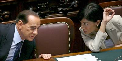 Berlusconi o ţine din gafă în gafă! Află ce glume proaste a făcut de-a lungul timpului premierul italian