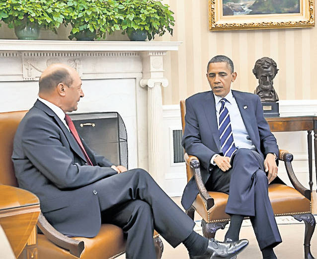 Mihaela Liliana Stroe, specialist în domeniul inteligenţei nonverbale, a analizat gesturile făcute de Băsescu și Obama: "Au încredere unul în celălalt"