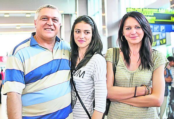 După o dispută în justiţie, Cristina Andra Prunescu l-a făcut pe Vasile Stîngă, selecţionerul naţionalei de handbal masculin a României, să admită că este fata lui