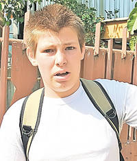 Halucinant! Mâncat de viu de maidanezi! Un copil de 12 ani a fost atacat de o haită furibundă de câini