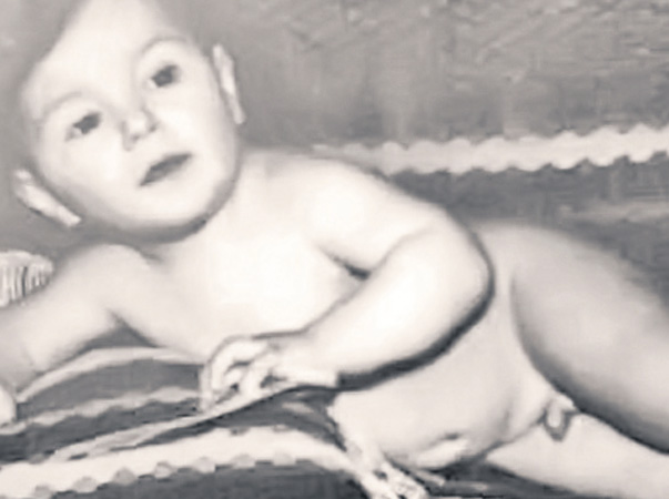 Prima fotografie nud a lui Liviu