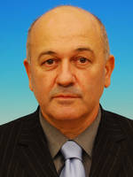 Un liberal vrea să-i lase fără bani şi casă pe Iliescu şi Constantinescu