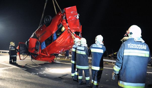 Tragedie în Ungaria! 14 români au murit în coliziunea unui microbuz cu un TIR