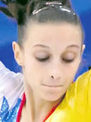 Fosta gimnastă Monica Roşu ştie secretul reuşitei echipei noastre: «Cătă trage echipa după ea»