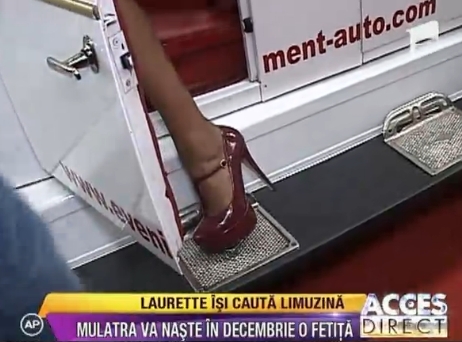 Laurette nu prea le are cu matematica: "58+4=64"