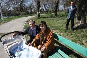 Naşul Băsescu se joacă cu micul Prinţ