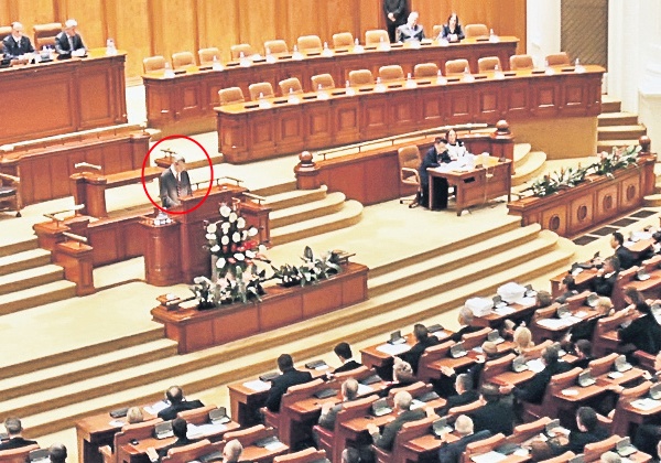 Foto | Uite cum a vorbit în Parlament Regele Mihai I al României, în 1946