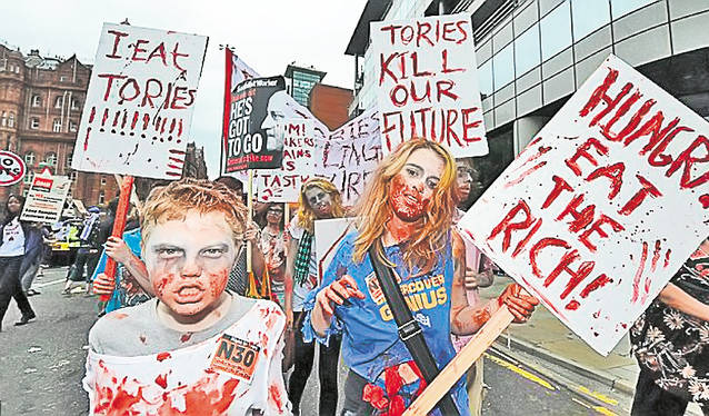 Nesimțiților! Prețul petrolului a scăzut, voi când ne ieftiniți carburanții?