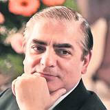 Prinţul Paul de România (63 de ani) este nepotul fostului monarh Carol al II-lea. În 1955 Tribunalul de la Lisabona, Portugalia, l-a recunoscut pe Carol Mircea, tatăl lui Paul, ca fiind fiul lui Carol al II-lea, rezultat în urma căsătoriei acestuia, în 1918, cu Ioana Zizi Lambrino. Statul român a desfăcut acest mariaj în 1919, Casa Regală a României nerecunoscând niciodată căsătoria