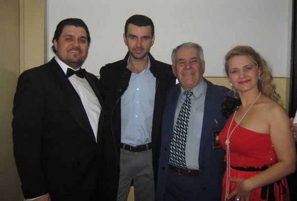 Diaconul care a fost premiat la ”Crizantema de aur” a cântat la ”Odată-n viaţă”! Intră şi vezi momentul din emisia Iulianei Tudor! FOTO & VIDEO