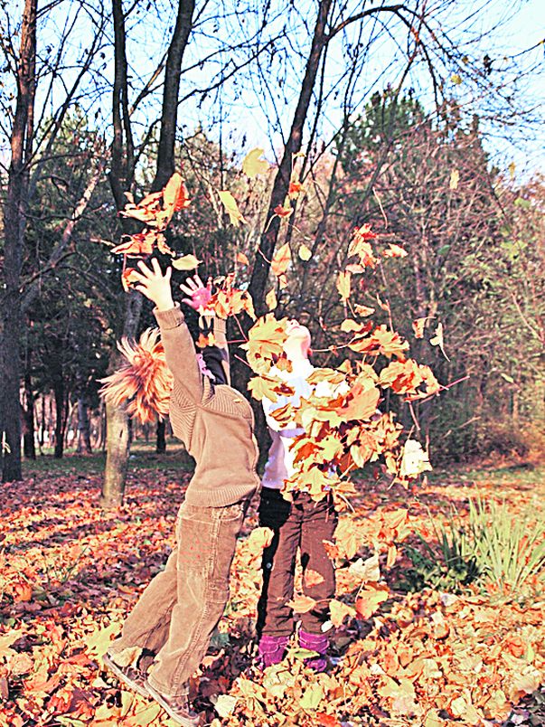 Foto | Copiii s-au distrat de minune la munte! Iată prima bătaie cu bulgări!