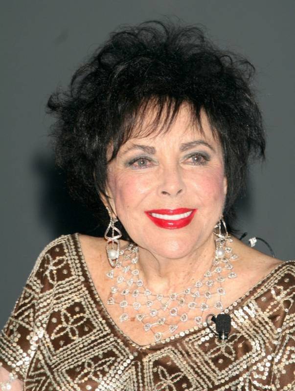 Iată personalităţile lumii care au murit în 2011