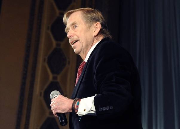 Iată personalităţile lumii care au murit în 2011