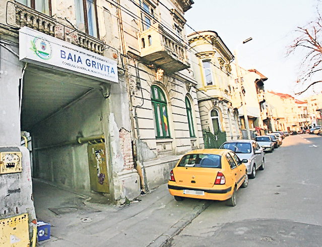 Împărţeau mita chiar în secţia de poliţie