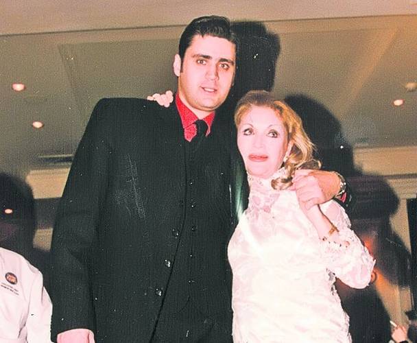 În apariţiile publice comune, Cătălin şi mama lui păreau foarte apropiaţi