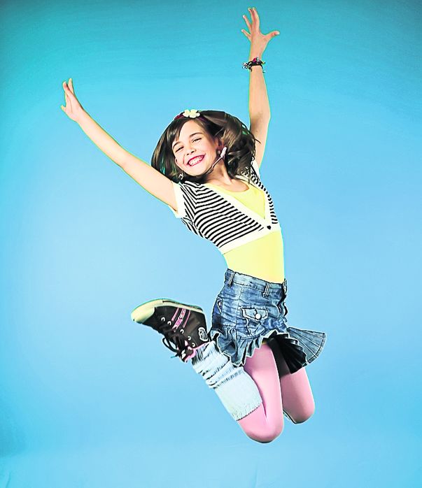Competiţia "Dance Dance", de la Disney Channel, aproape de final. Votează cel mai bun dansator!