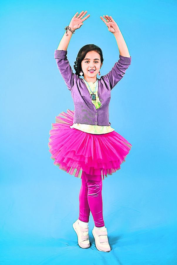 Competiţia "Dance Dance", de la Disney Channel, aproape de final. Votează cel mai bun dansator!