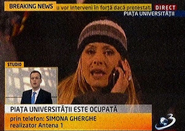Simona Gherghe a făcut poze cu protestatarii din Piața Universității