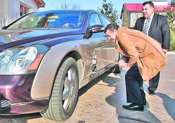 Şi ei au făcut-o lată în trafic!