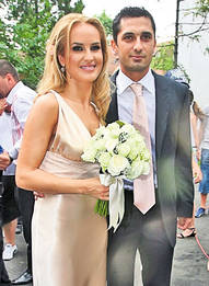 Cu ce trăsnăi le-au convins să spună «Da!»