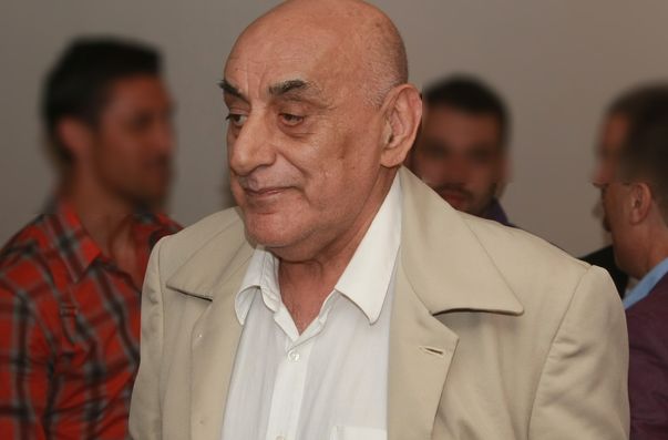 Au făcut cunoștință cu furia poporului! Ludovic Orban, Viorel Lis și Irinel Columbeanu, alungați din Piața Universității