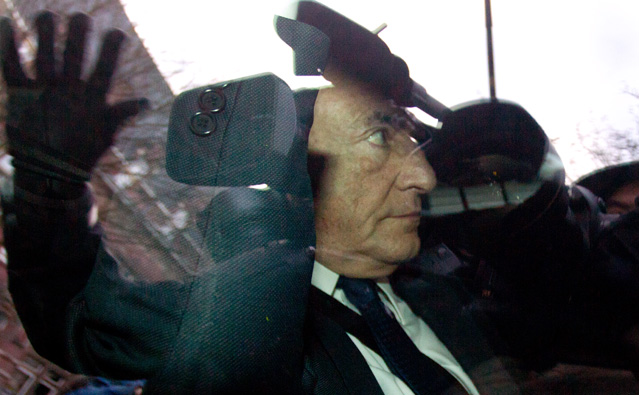 Dominique Strauss Kahn - cum s-a prăbușit un om care avea totul! Imaginile care spun mai mult decât o mie de cuvinte! FOTO