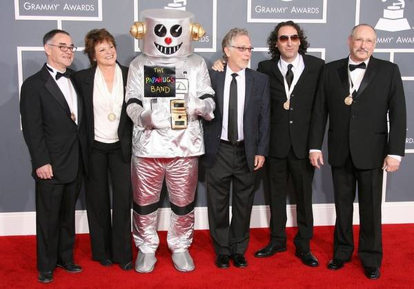 Au vrut să șocheze pe covorul roșu și au reușit! Uite cele mai stranii apariții de la Premiile Grammy! FOTO