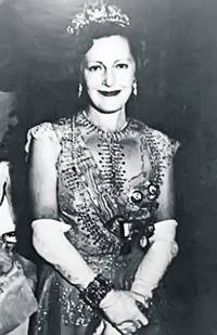 După moartea sultanului Ibrahim, Marcela s-a retras la Londra