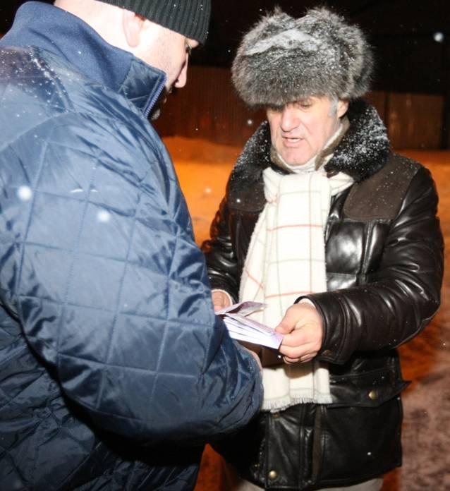 Becali a plecat să ajute sinistraţii din Vrancea: "O să deszăpezesc şi ultima oaie!" | FOTO